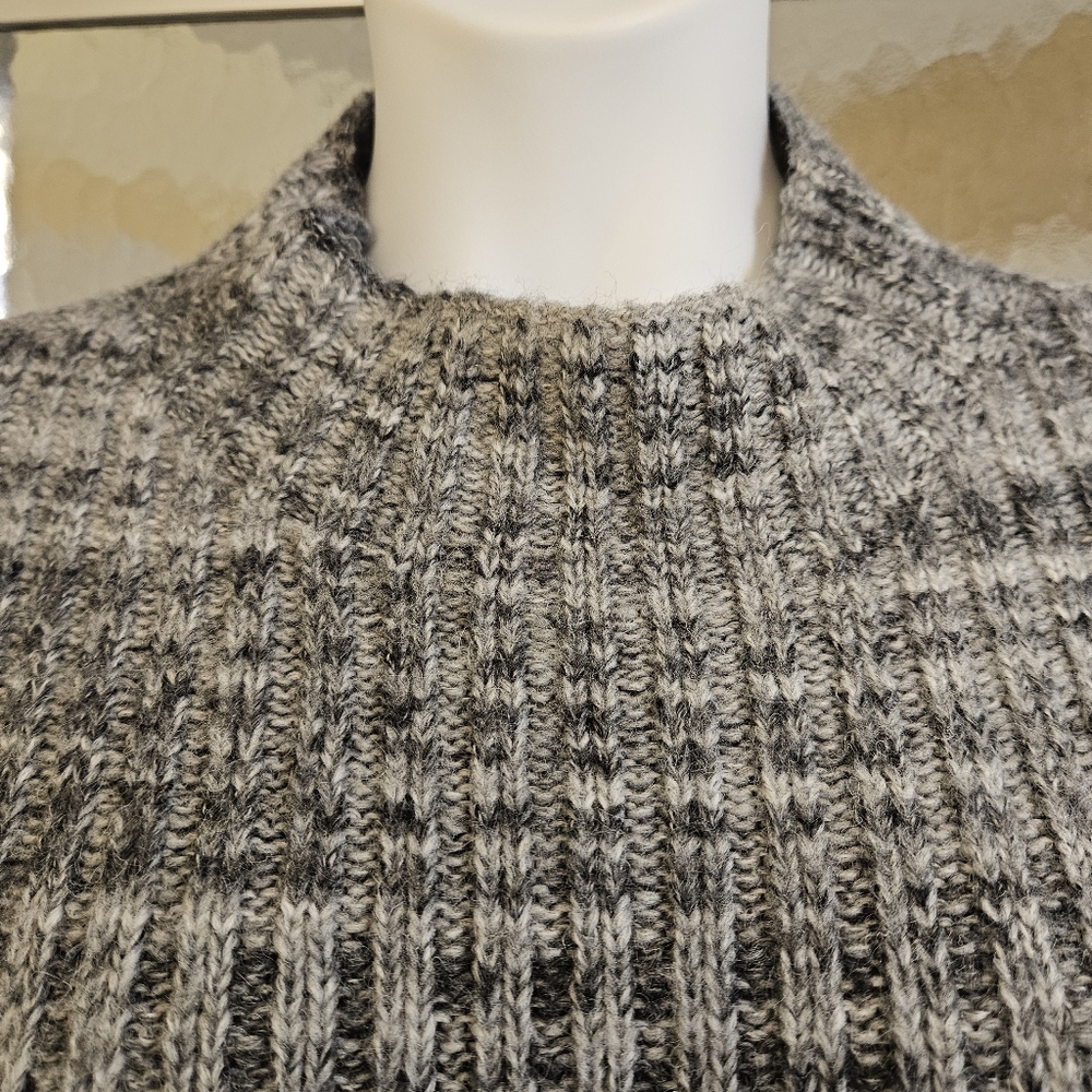 Cozy Ribbed Knit Sweater - Gray - Picture 3 of 6